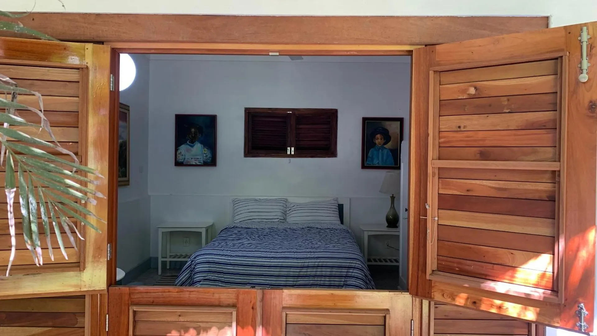 Gordon Town Kotch Hostel Kingston Jamaica
